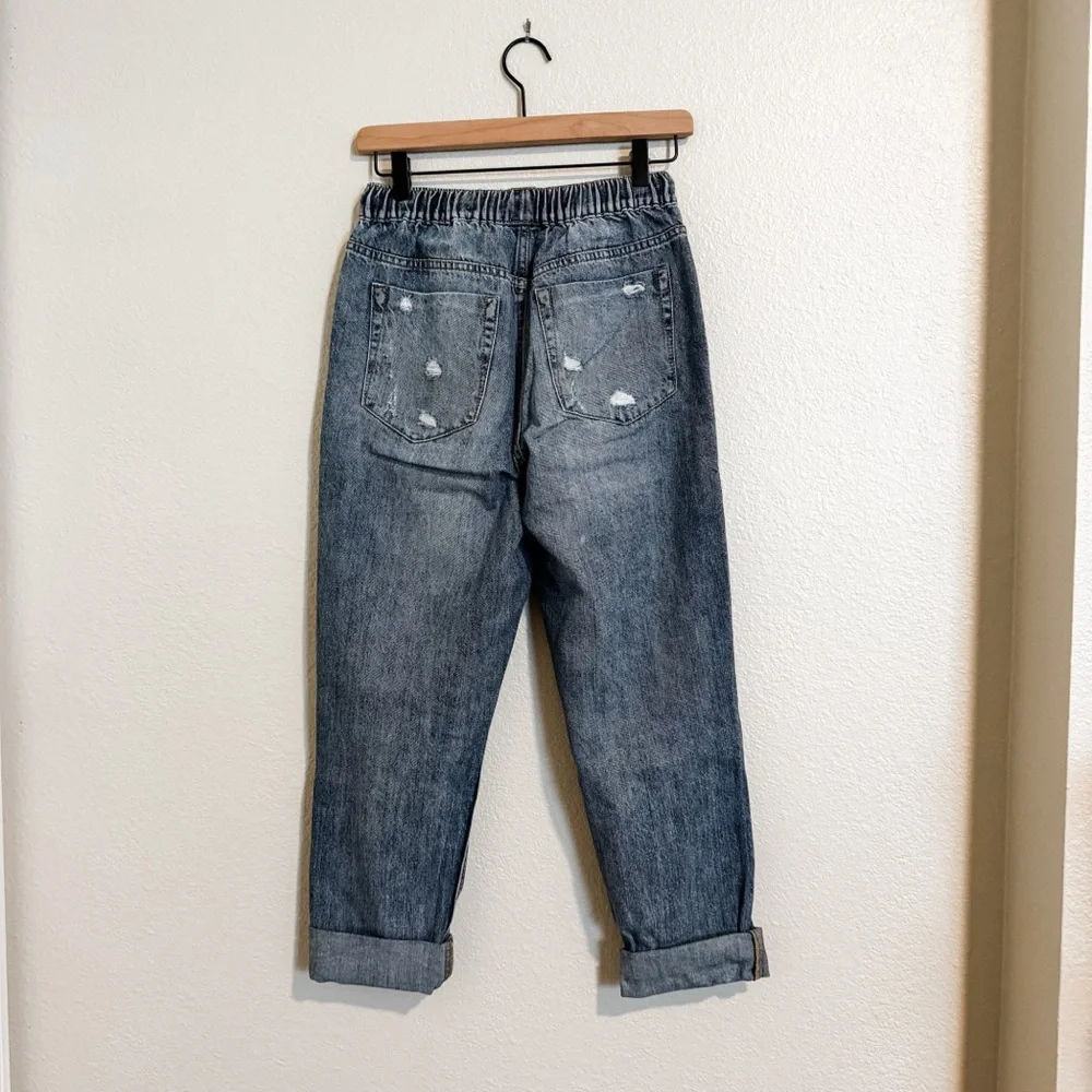 Forever 21 Blue Distressed Women Jeans - Picture 3 of 4